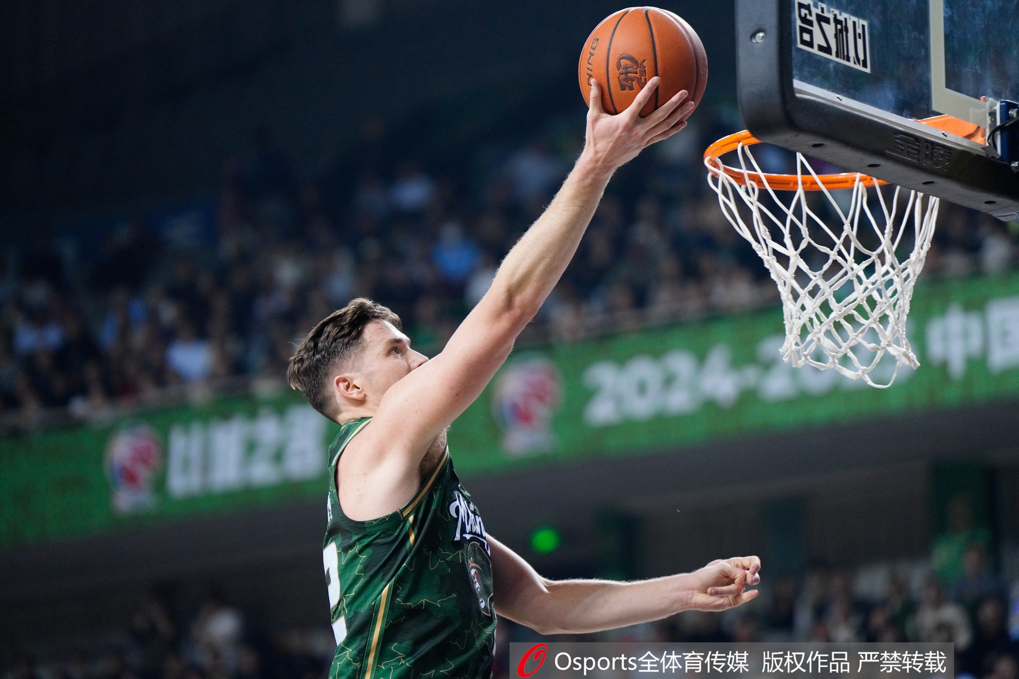 媒体人：CBA引进外援受NBA和欧洲影响不小 利夫在欧洲3年300万刀